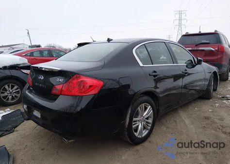 2015 Infiniti Q40 z USA, uszkodzony, nr VIN JN1CV6AR7FM523311